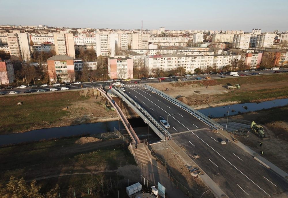 Podul din zona Cicoarei, aproape de inaugurare - FOTO