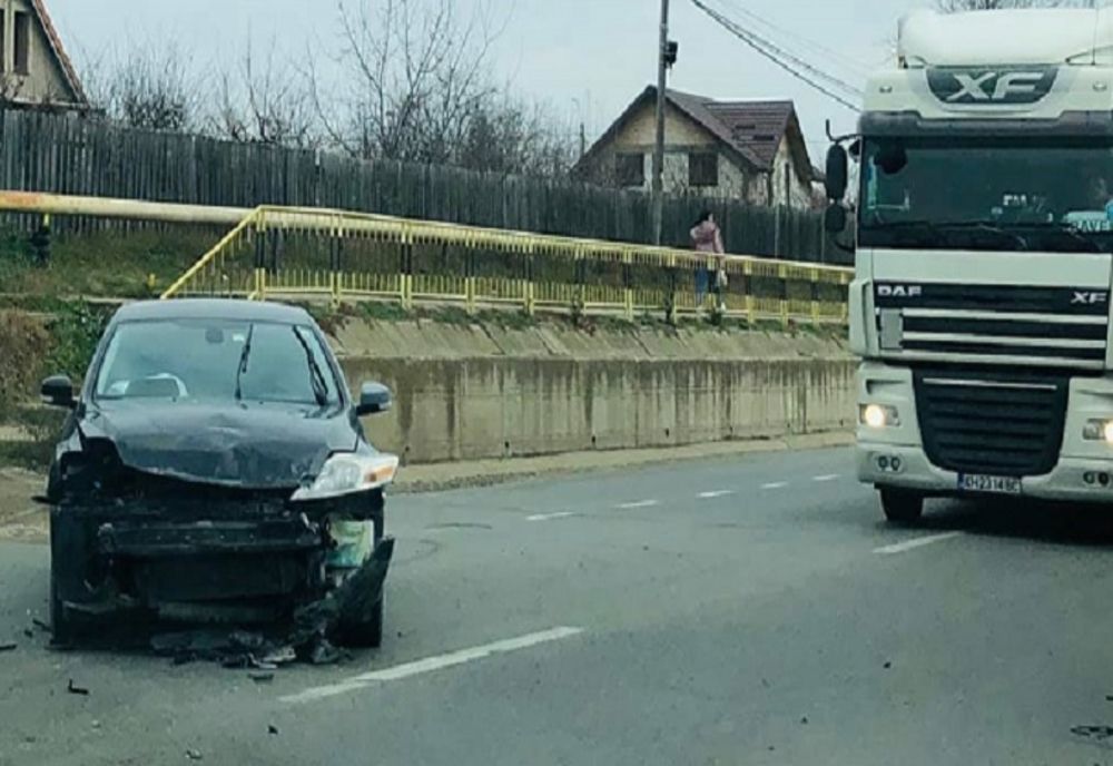 FOTO: Accident rutier într-o localitate ieşeană! 