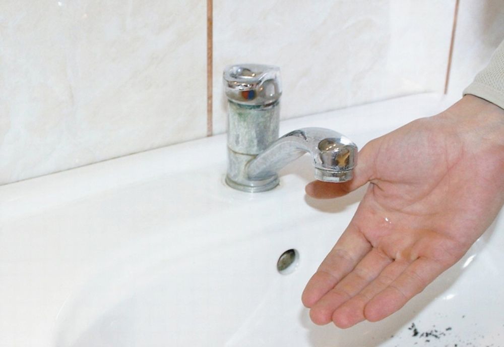 Mii de ieșeni, lăsați fără apă potabilă după o avarie