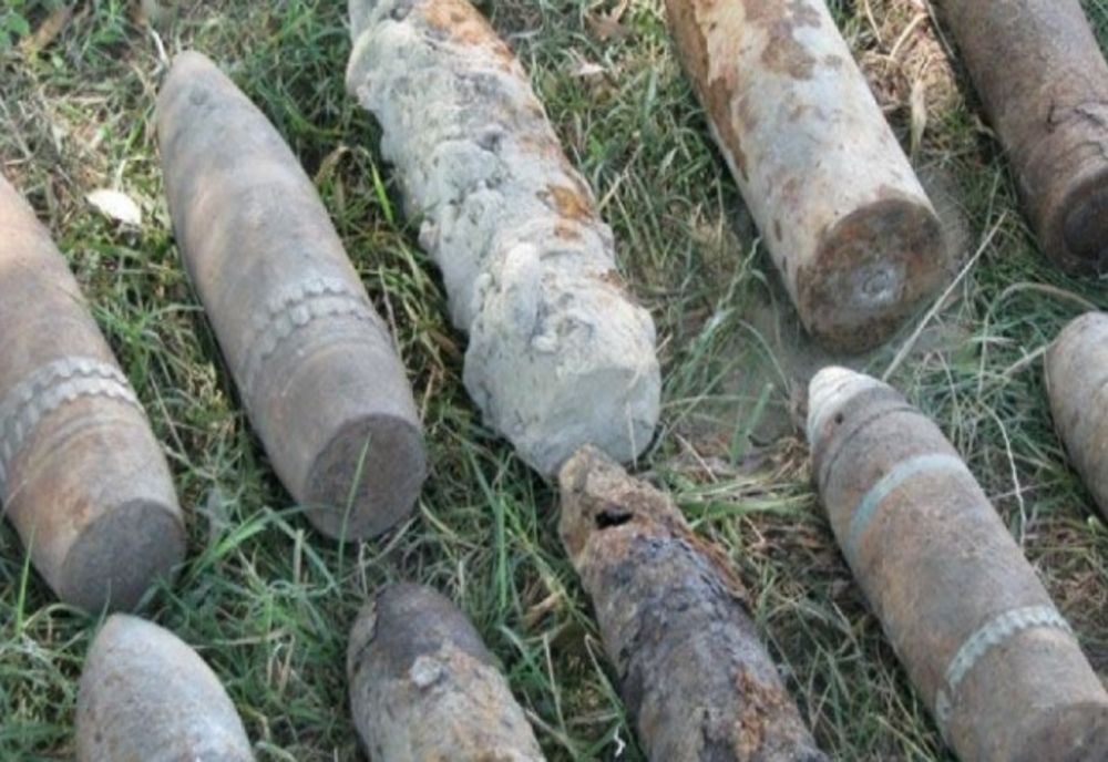 Un adevărat arsenal, descoperit într-o comună! La un pas de o tragedie!