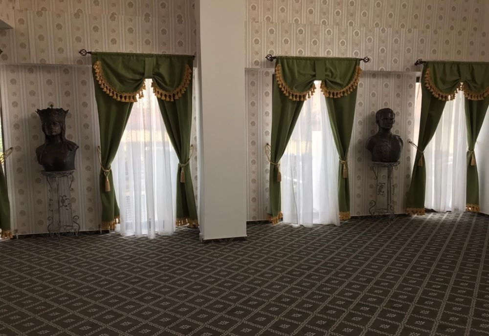 Busturi din bronz pentru Memorialul Regal de la Iași - FOTO