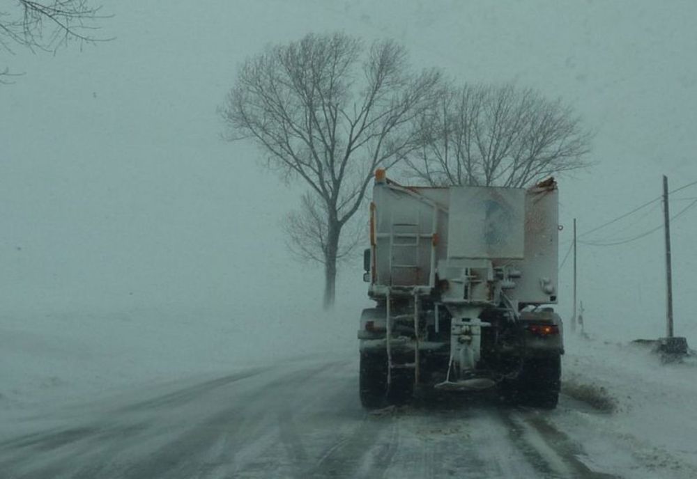 Avertisment! „Se circulă infernal pe drumul european dintre Roman și Iaşi”