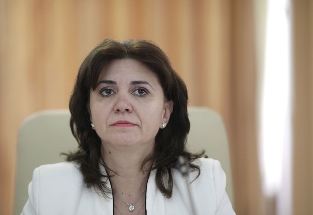 USLIP Iaşi transmite ministrului Educaţiei provocarea unui profesor: „Vă veți trezi la ora 5?!”