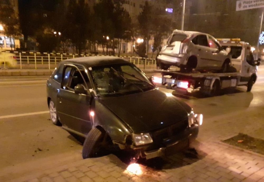 Un șofer beat a lovit cu mașina refugiul pentru călători din Nicolina