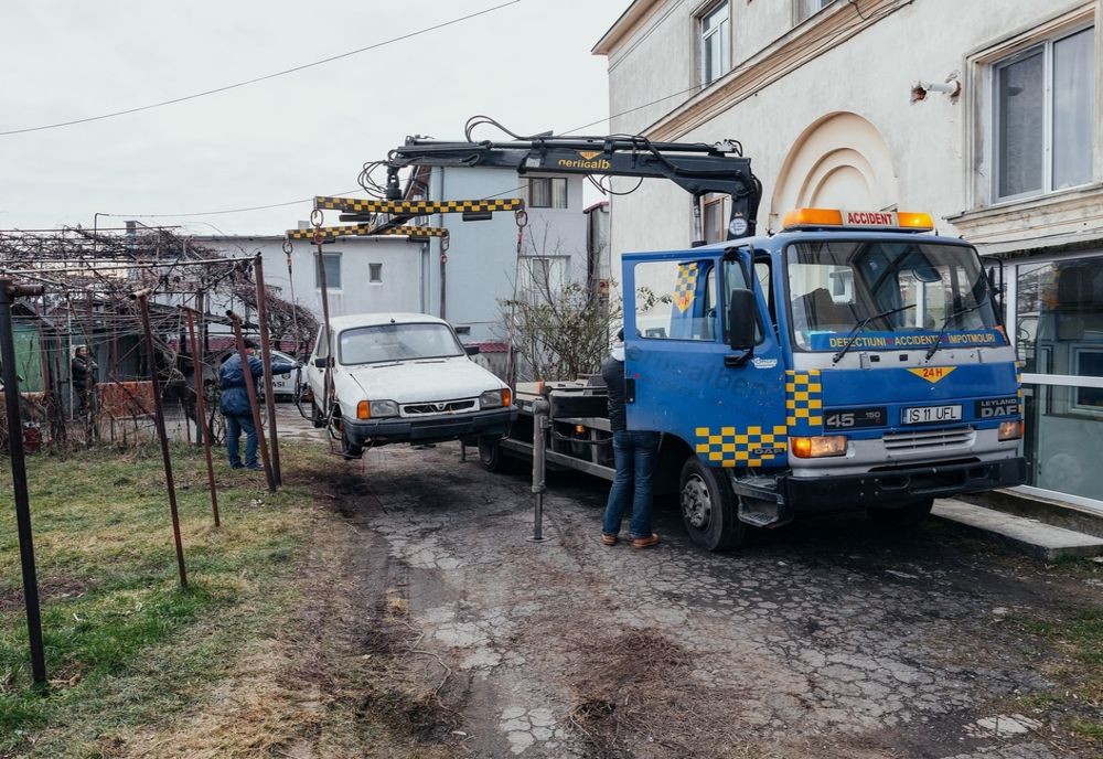 Municipalitatea ieșeană s-a apucat de vândut mașini. De unde provin acestea