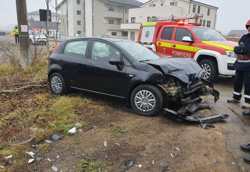 Asistent medical de la Spitalul „Sf. Spiridon“ Iaşi, internat în stare gravă.  A fost implicat într-un accident rutier grav - FOTO