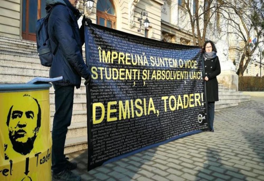 Protest la Universitatea „Al. I. Cuza“Iași: Peste 1.000 de studenți au semnat o scrisoare pentru demiterea rectorului Tudorel Toader