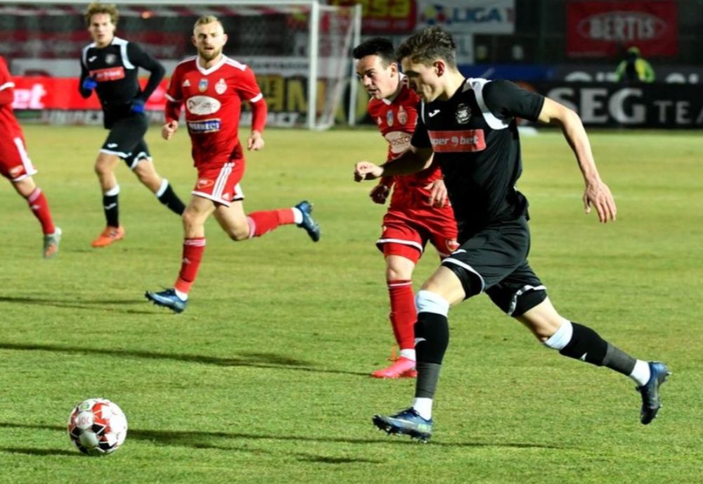 Politehnica Iași conduce și nu mai pierde! Dar nici nu câștigă...