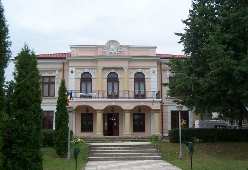 Descoperire terifiantă la reabilitarea unui muzeu ieșean! Au fost găsite două cadavre