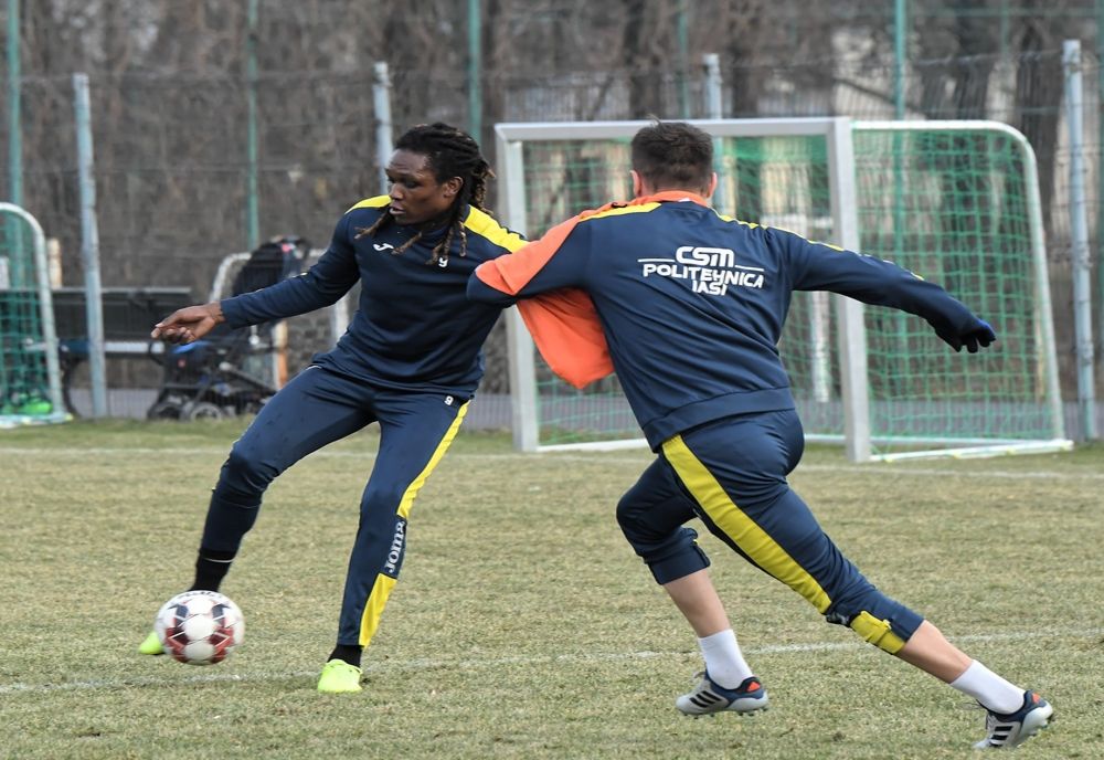 E oficial! Atacantul Habib Habibou a semnat cu Politehnica Iași - FOTO