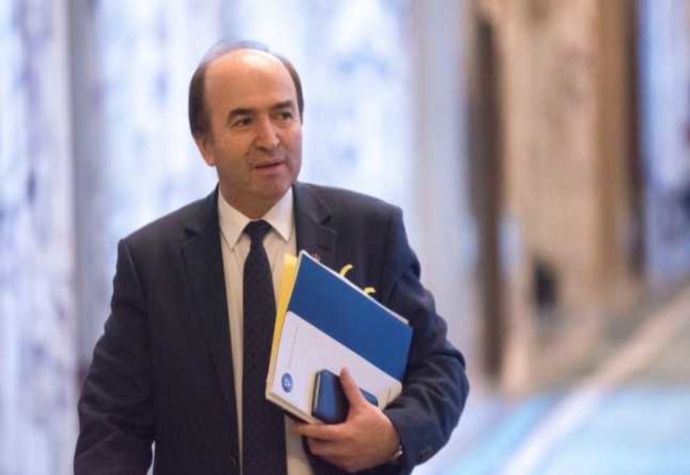 Alegeri la Universitatea „Al. I. Cuza“ Iași: Tudorel Toader, favorit cert