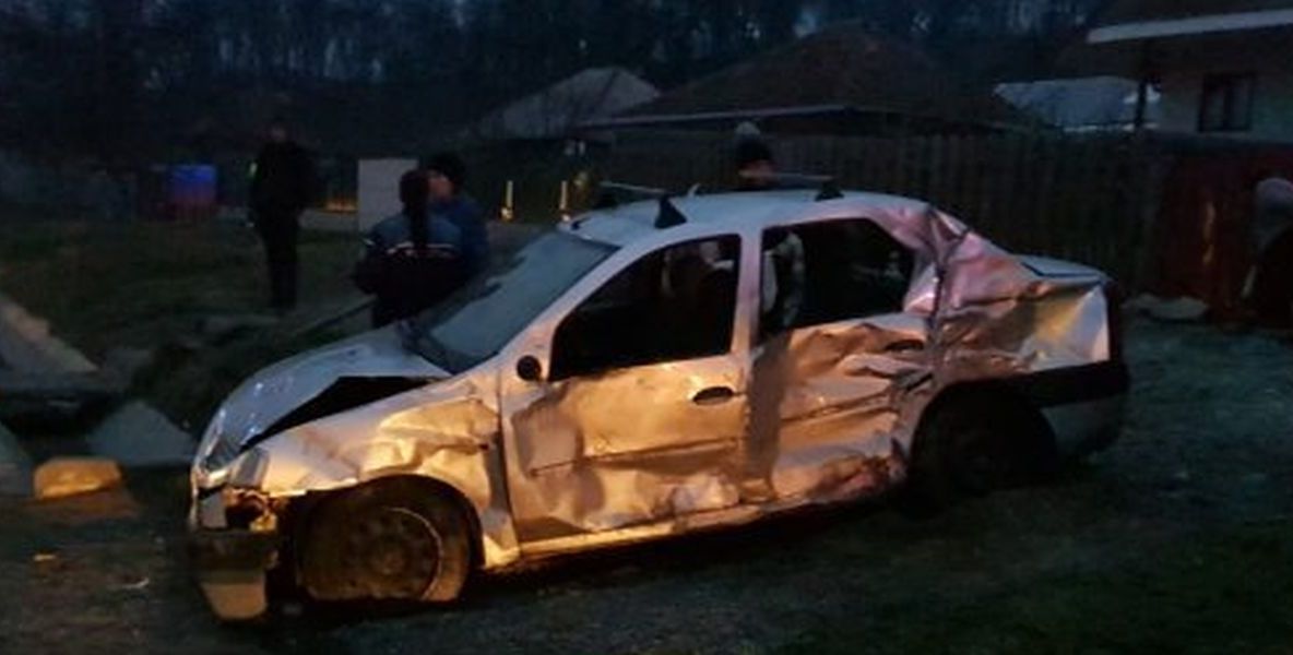 Accident rutier grav în Iași! O femeie a fost aruncată prin geam și a intrat în comă!