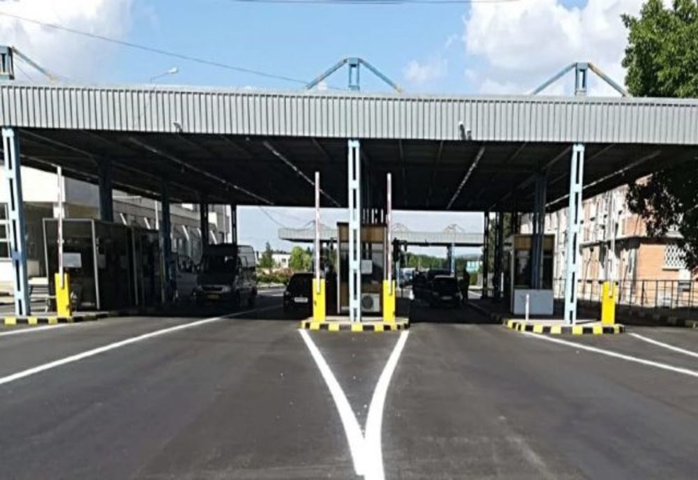 Un ieșean a vrut să iasă din țară cu un permis auto fals cumpărat cu 400 de euro din Republica Moldova