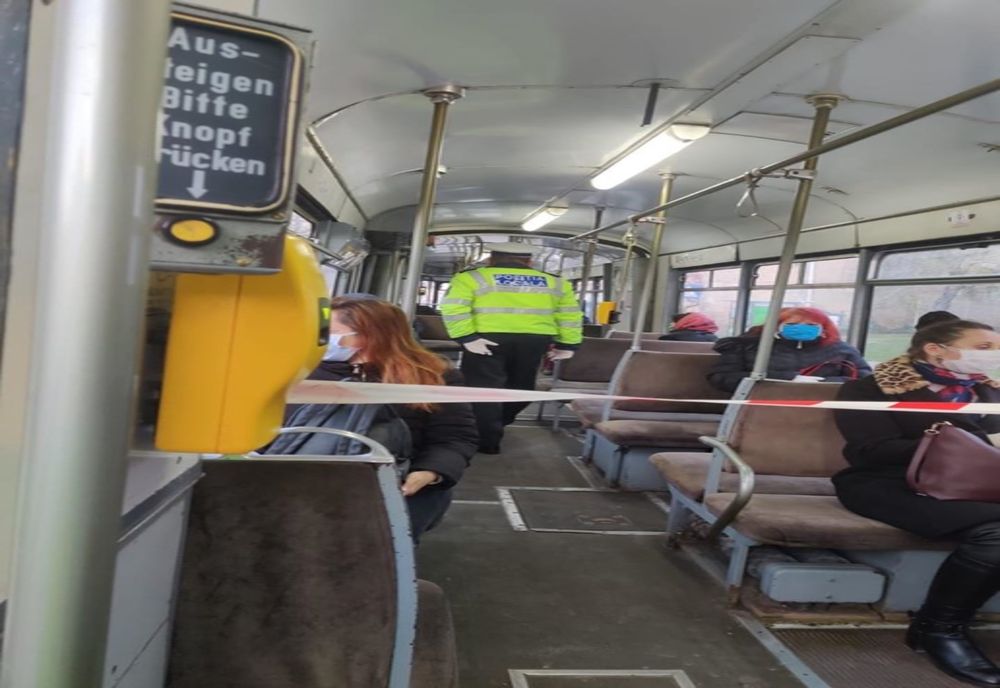 Măsuri luate de poliție în mijloacele de transport în comun din Iași. În ce condiții aveți voie să circulați cu tramvaiele sau autobuzele