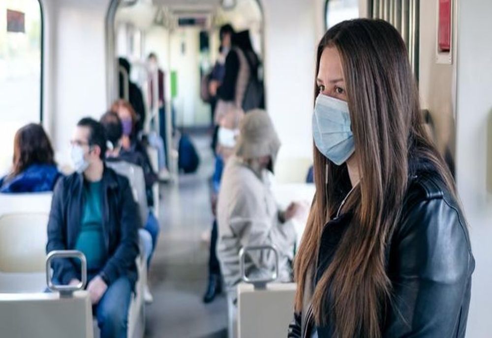 Semnal de alarmă tras de polițiști și de angajații CTP Iași: Ce riscați dacă vă urcați în mijloacele de transport fără mască!