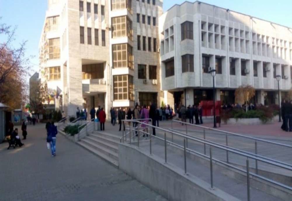 Anchetă epidemiologică la Direcția Finanțe după ce un angajat a fost depistat cu COVID-19!