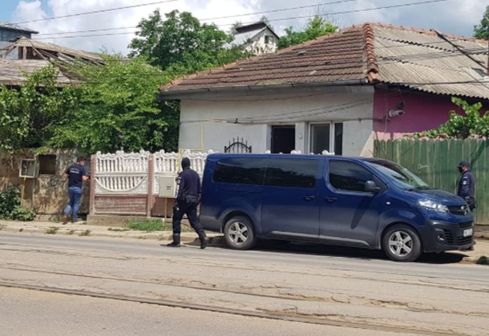 Caz incredibil la Iași! Heroină adusă în vaginul unor femei. Descinderi la 25 de persoane