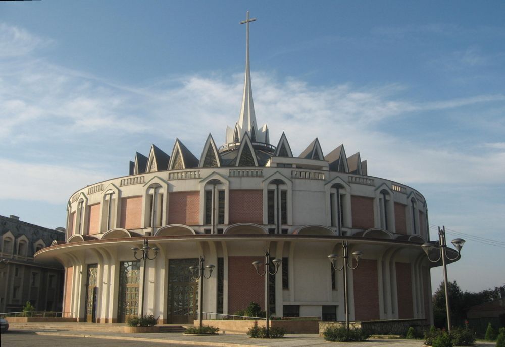 Focarul COVID-19 de la Catedrala Catolică Iași: Slujbele vor fi ținute cu preoți din exterior