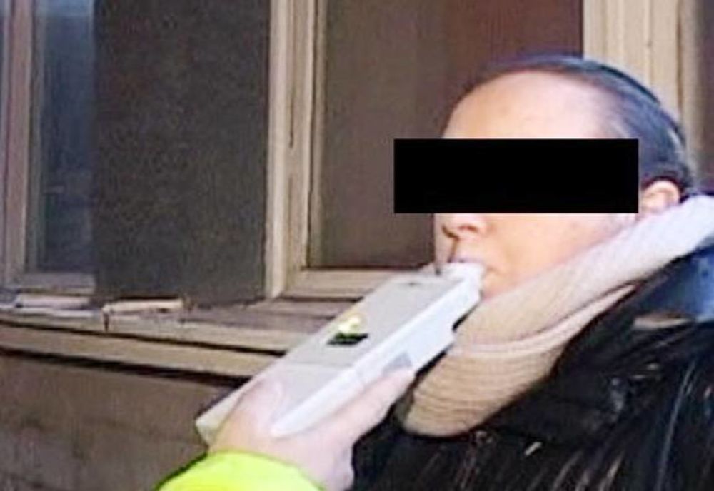 24 de ore după gratii pentru o ”șoferiță” fără permis, depistată băută la volan