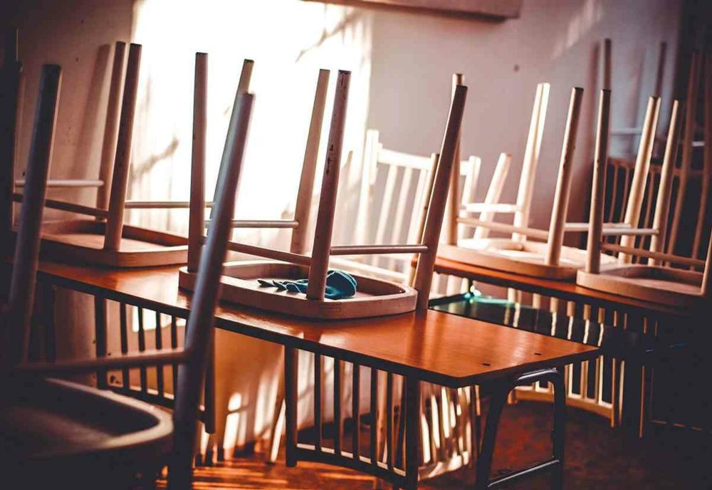 Două școli din Iași au solicitat suspendarea cursurilor