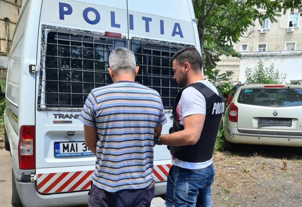  Un bărbat a fost reţinut pentru 24 de ore pentru că s-a apropiat prea mult de soție