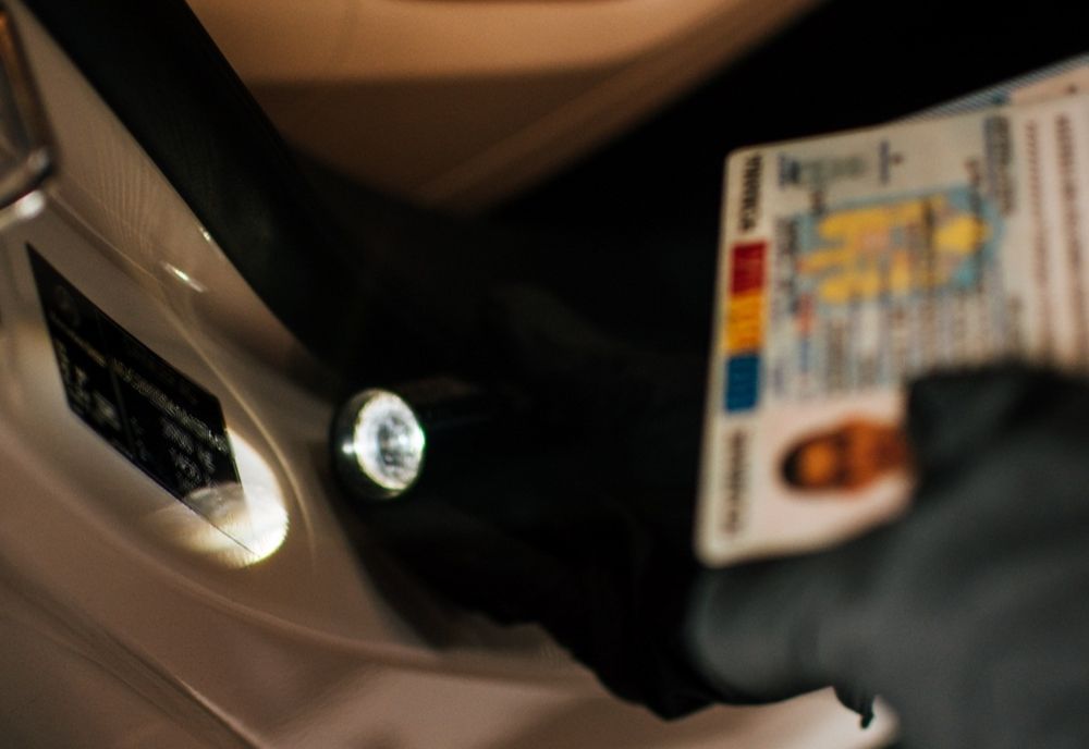 Carte de identitate falsă, descoperită în Vama Sculeni