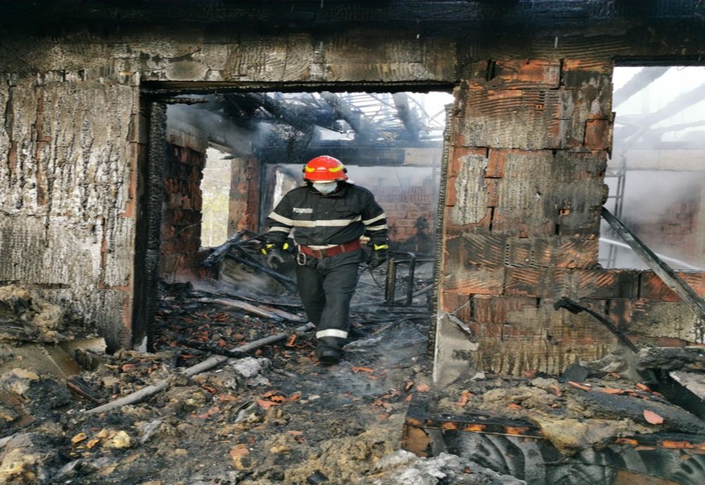 Incendiu violent în Holboca (FOTO/VIDEO)
