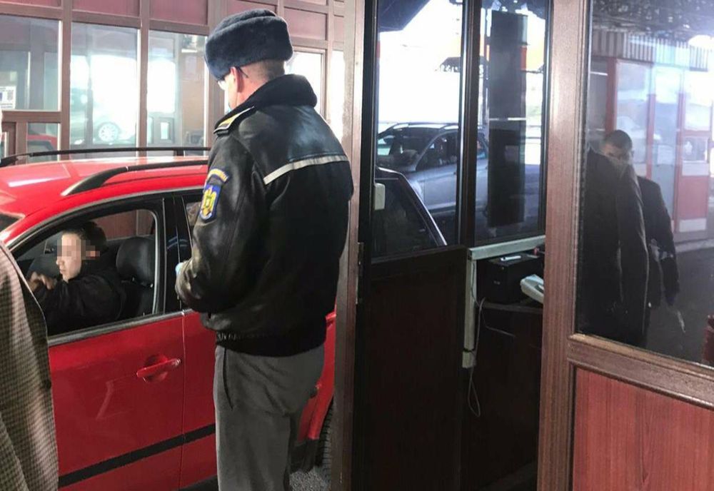 Peste 10.000 de mijloace de transport au trecut prin punctele de frontieră în prima zi de Crăciun
