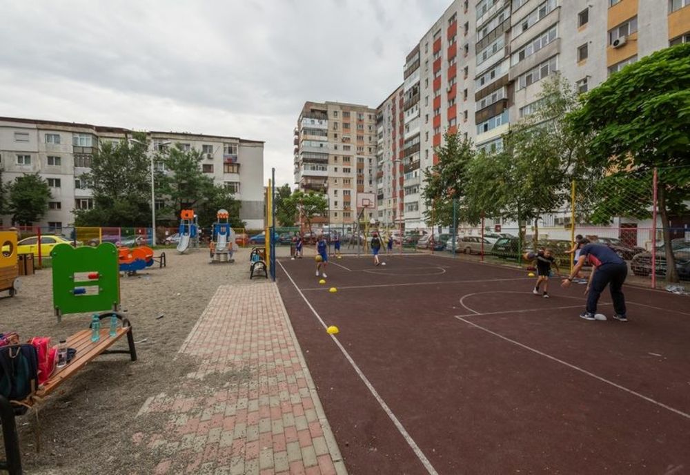  Spațiu de joacă pentru copiii cu dizabilități și zonă de relaxare pentru adulți cu dizabilități