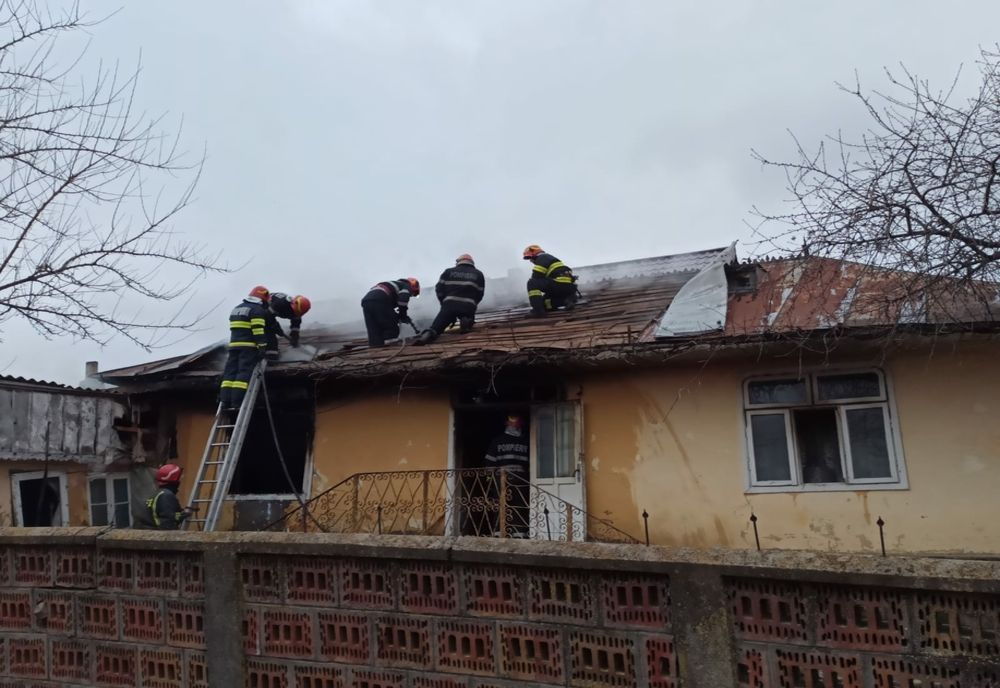 Un bărbat cu dizabilități a fost găsit carbonizat într-o casă cuprinsă de flăcări (FOTO)