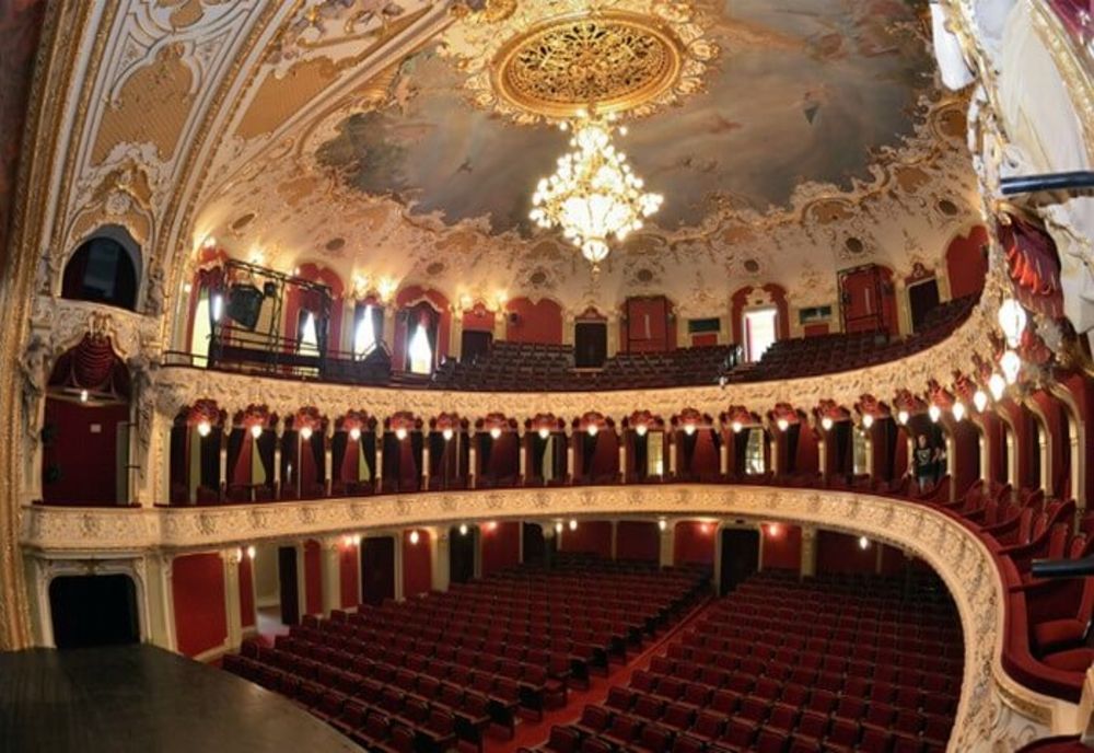 Opera și teatrele ieșene își continuă activitatea, în varianta spectacolelor transmise online