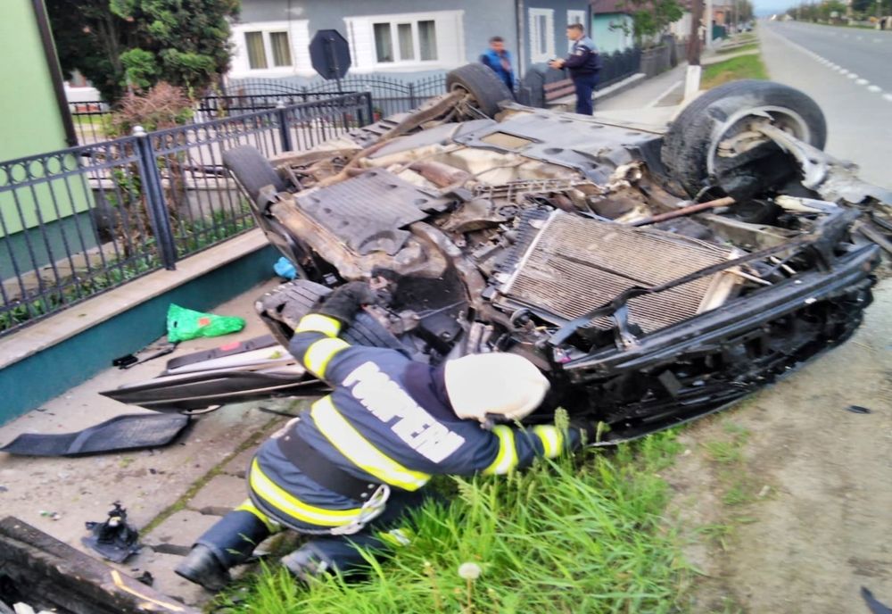 Ieșean, cascadorii pe DN 17, în Josenii Bârgăului! A intrat cu mașina într-un cap de pod și s-a răsturnat