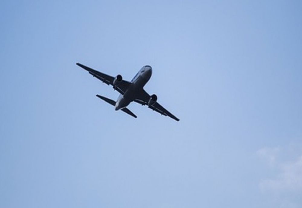 IAȘI. Avion cu 46 de pasageri, revenit la sol la 10 minute de la decolare!