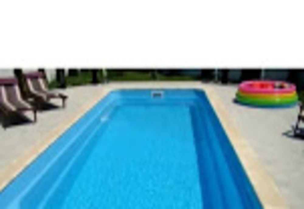 Clipe de GROAZĂ la piscină: un copil a fost la un pas de ÎNEC! Starea fetiţei este extrem de GRAVĂ