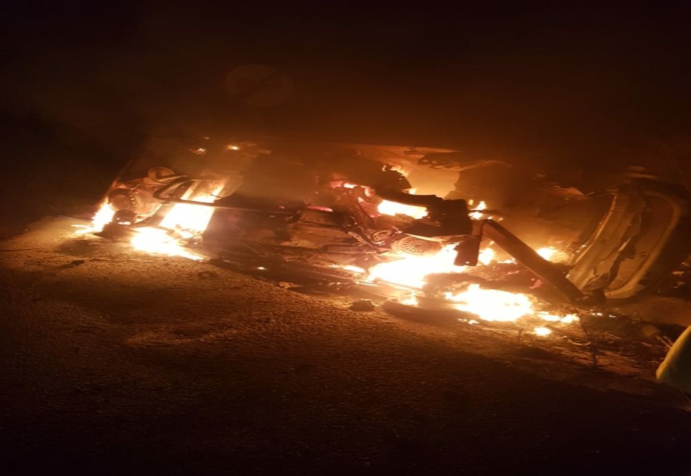 Bărbat carbonizat după ce mașina în care era a luat foc