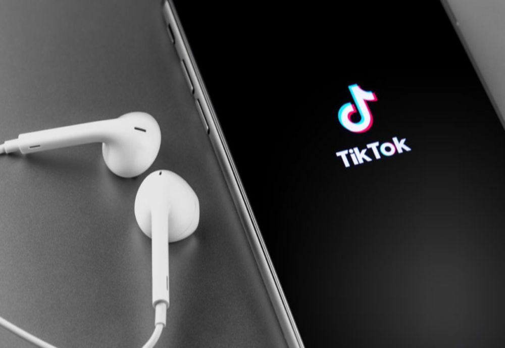 Fraude pe TikTok cu jocuri „gratis”