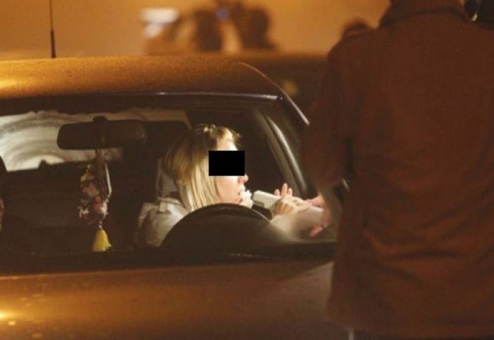 Alcoolemie de 0,86 mg/l alcool pur în aerul expirat a unei șoferițe implicate într-o tamponare 