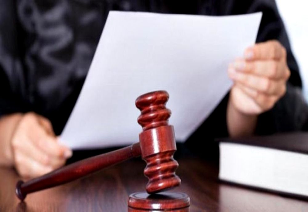 Un nepot care și-a amenințat bunica de 84 de ani, reținut de polițiști. Tânărul avea ordin de protecție emis