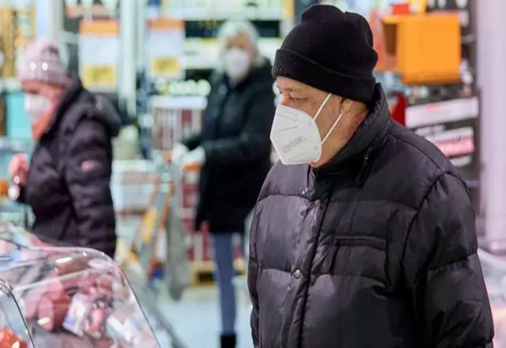 Ce sancțiuni vor primi cei care poartă mască din material textil sau de plastic, începând de astăzi. Ce înseamnă FFP2