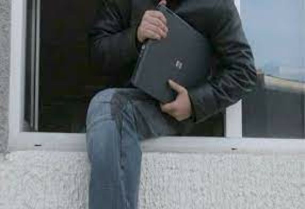 Școală din Iași, călcată de hoți