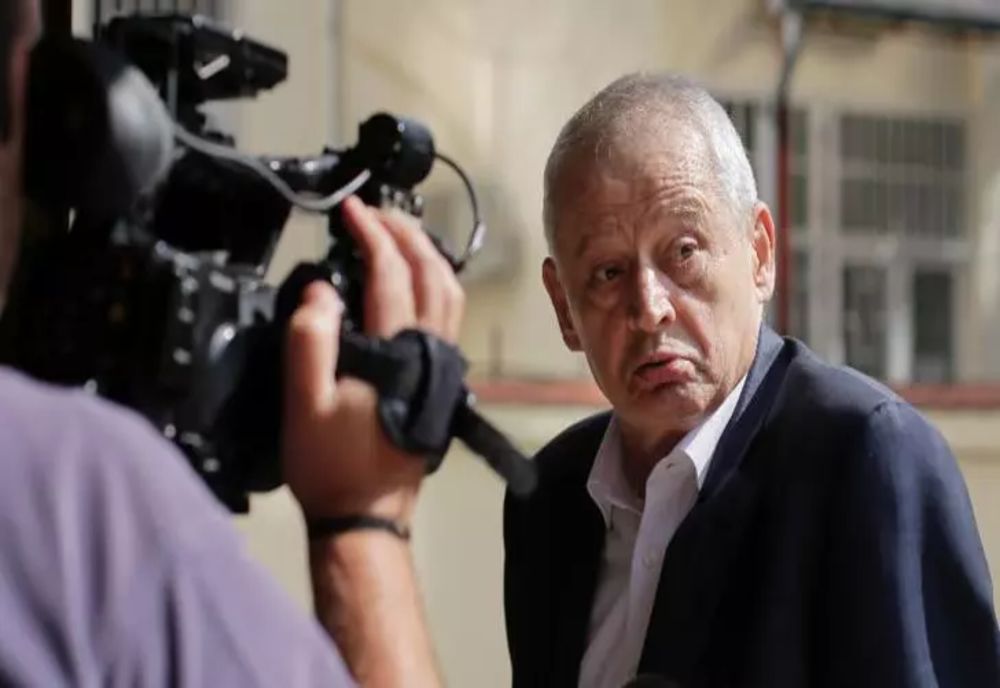 Săptămână de FOC: Oprescu așteaptă DECIZIA în procesul extrădării din Grecia. Decizie CRUCIALĂ și în cazul fugarilor din același dosar