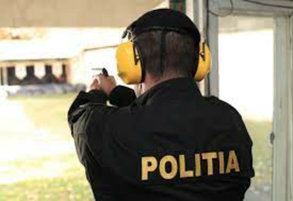 Polițiștii ieșeni participă la trageri pe timp de noapte