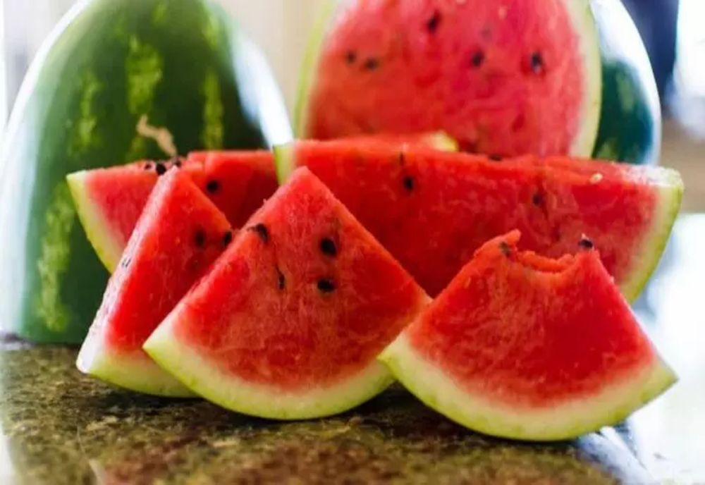 Cum trebuie să arate un pepene copt fără chimicale. Vei rămâne şocat!