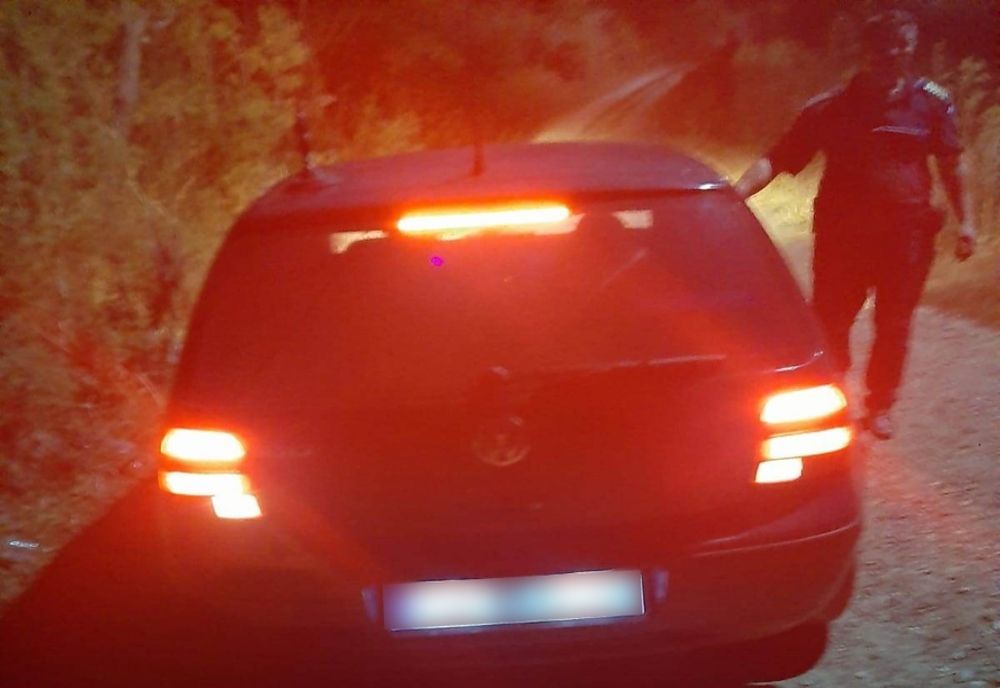 I-a dat prietenei mașina să o conducă deși știa că nu are permis! Ambii au dosar penal