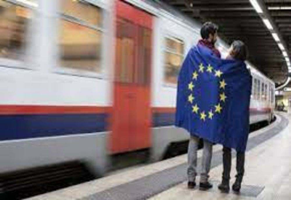 DiscoverEU, cel puțin 35.000 de tineri dornici să descopere Europa pot beneficia de permise de transport feroviar gratuite