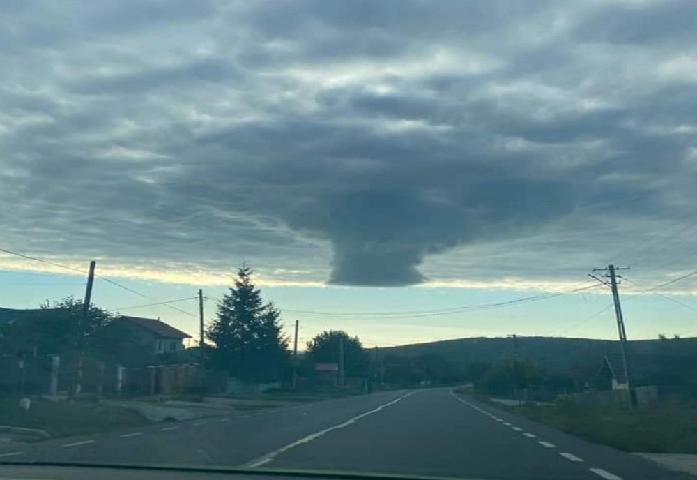 Panică la Iași azi dimineață. Oamenii au crezut că vine tornada