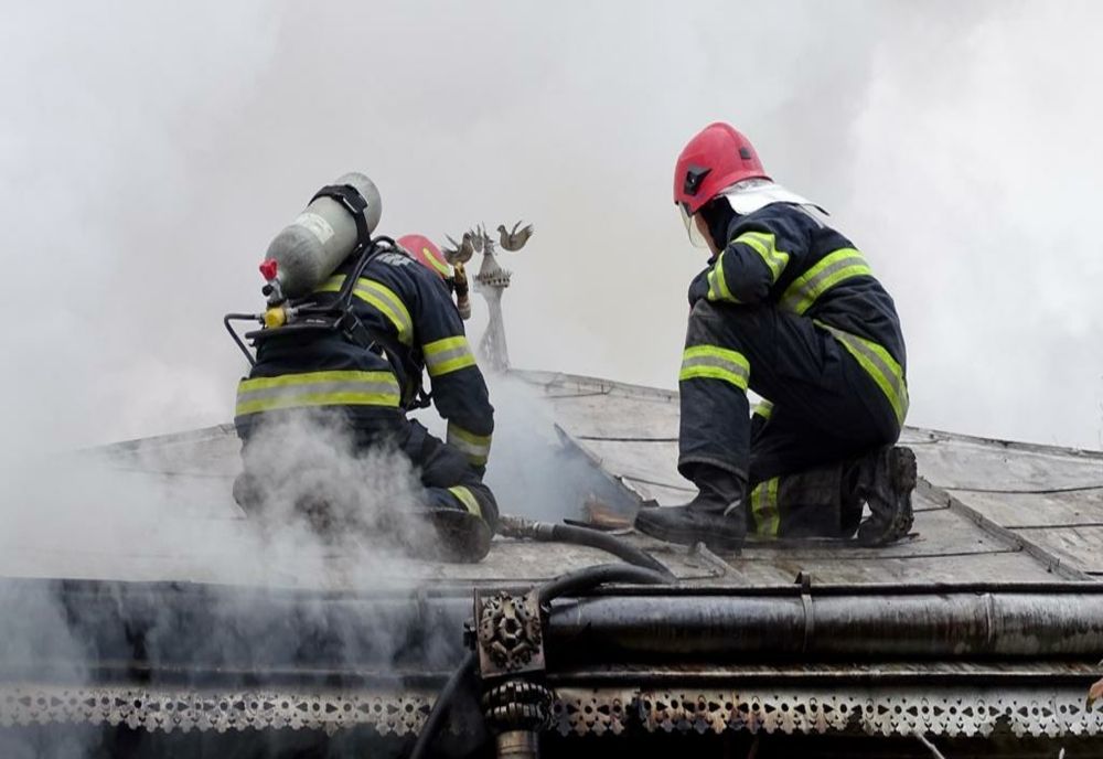 Incendiu la o casă din comuna Voinești