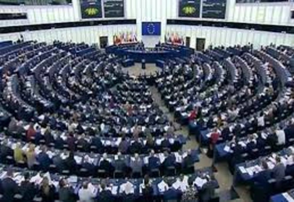 Site-ul Parlamentului European a fost vizat de un atac DDoS