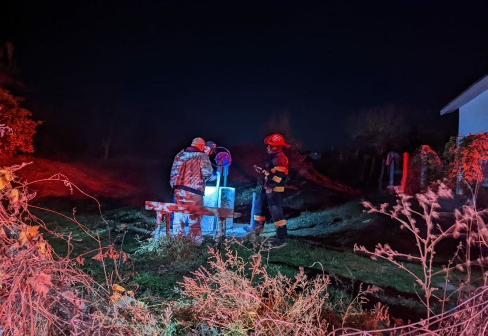 O tânără de 28 de ani a căzut într-o fântână în localitatea Blaga