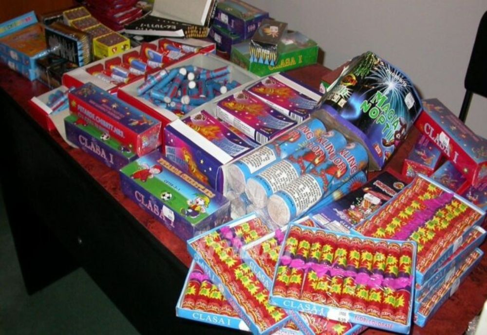 51 kg de articole pirotehnice, confiscate de polițiști 